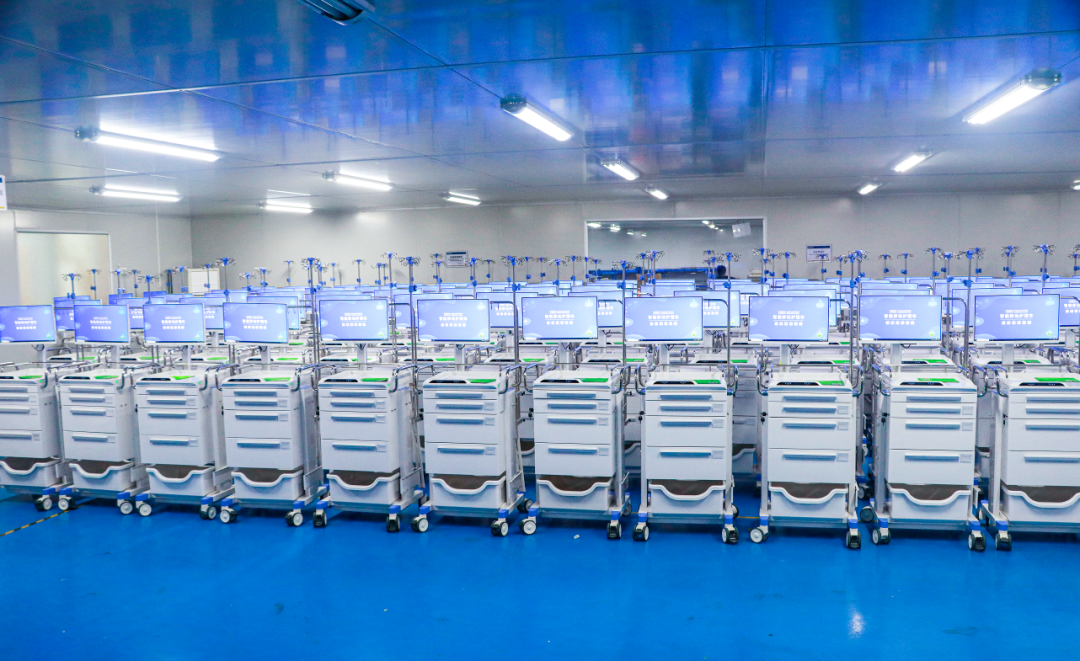 Medical cart equipment compatibility